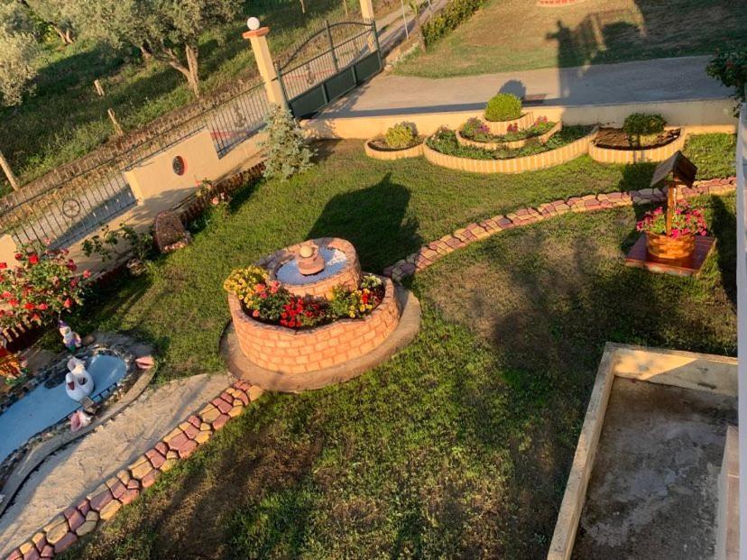 Apartment Dora's Garden *